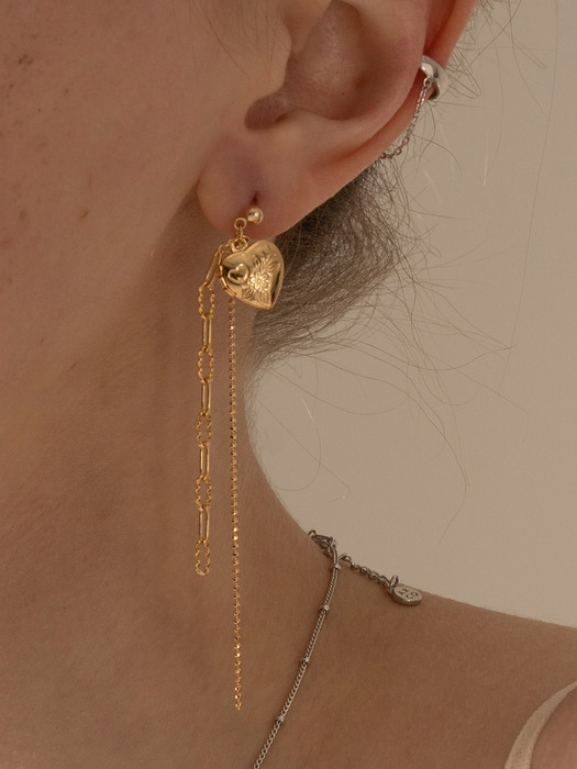 ARe21209_Heart Chain Two ``````drop`````` Earrings