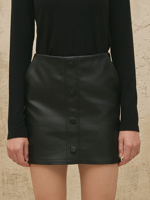 FAUX LEATHER BUTTON SKIRT [BLACK]