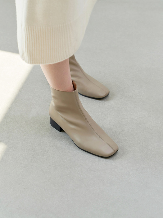 SQUARE TOE STITCHES ANKLE BOOTS [TAUPE]