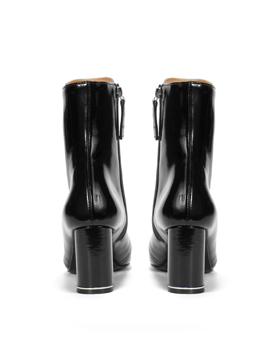 Glossy Lace-Up Boots_Black