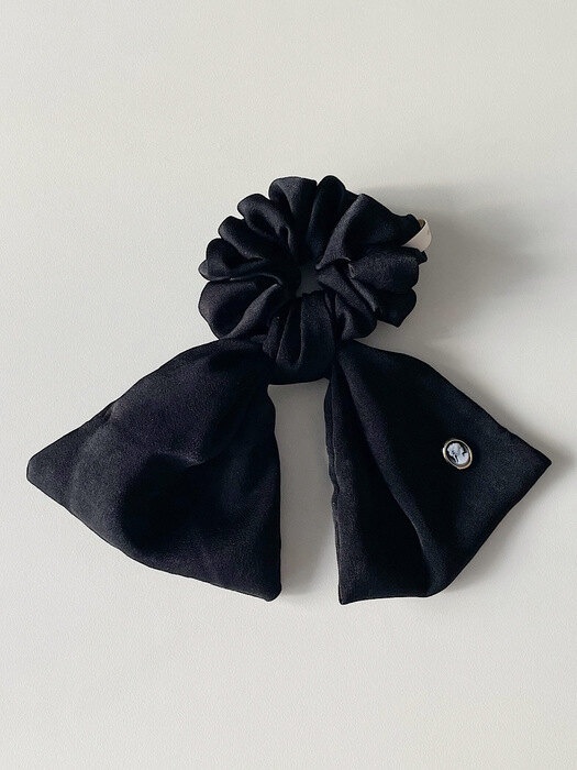 Vintage Mood Cameo Satin Ruffle Scrunchie [Black & Mint] 카메오 새틴 러플 스크런치