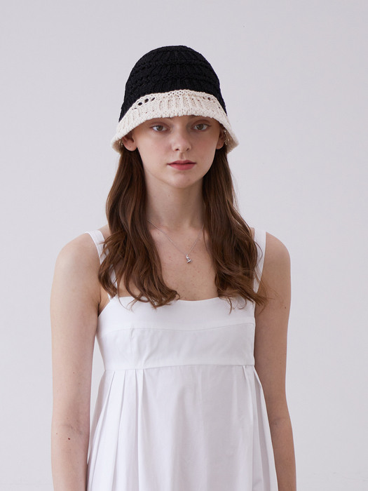 [단독] Shell Paper Knit Bucket Hat (Black & Ivory)