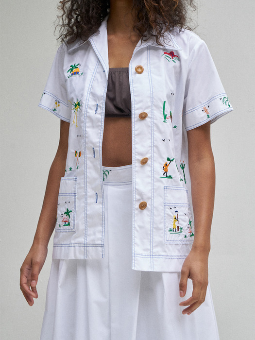 Summer shirt with embroidery in deadstock cotton