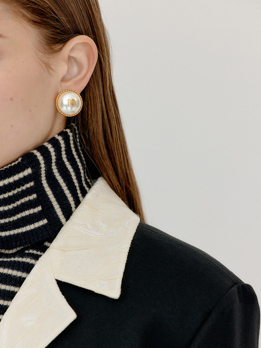 VLING Pearl Logo Earrings - Gold/Ivory