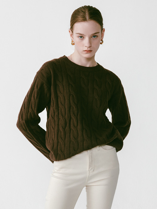 Round Cable Knit Brown