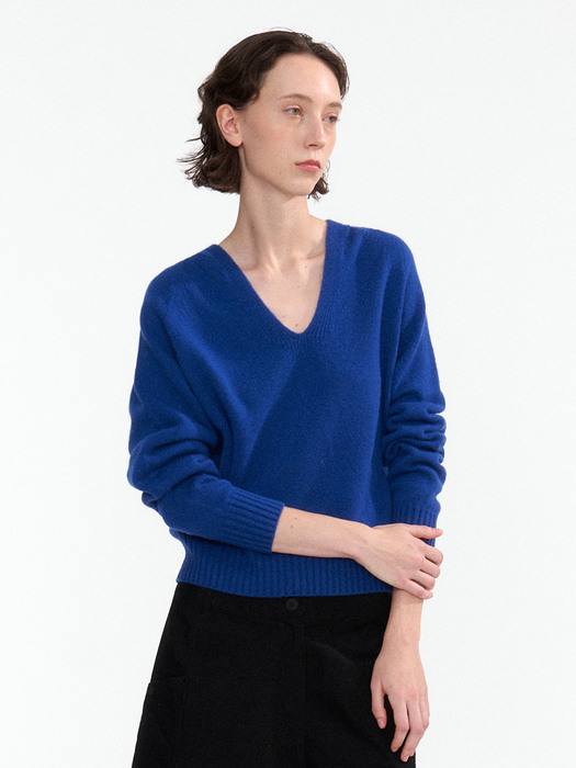 Erin wool v-neck pullover (Royal blue)