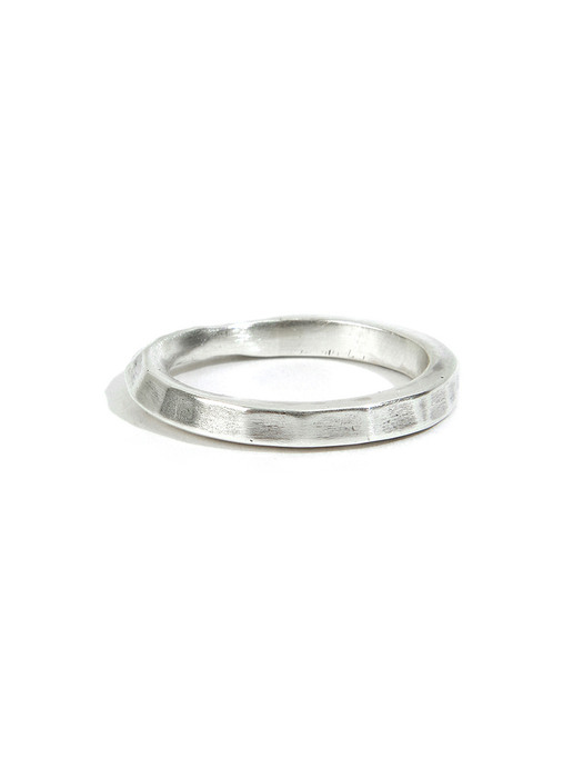 SEWN SWEN SILVER HAMMERED TWIST RING