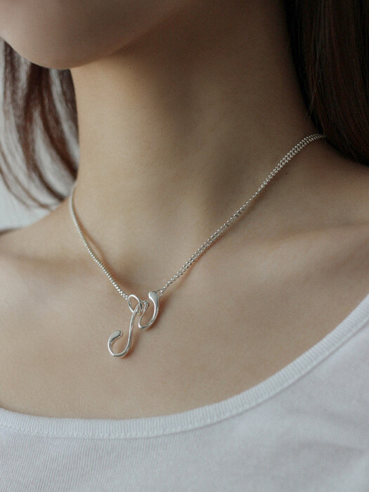 Thetic necklace