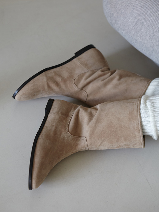 Mrc108 Soft Middle Boots (Beige Suede)
