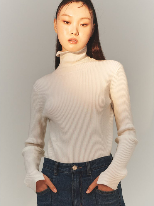 Essential Turtleneck Pullover  Ivory (KE3X51M010)