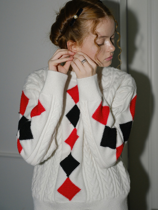 Cest_Rhombus cable sweater_WHITE