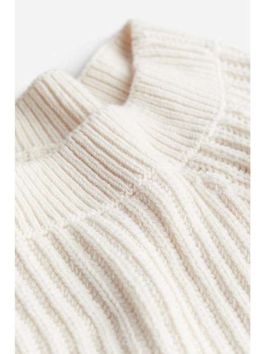 리브니트 오프숄더 스웨터 라이트 베이지 1215705001