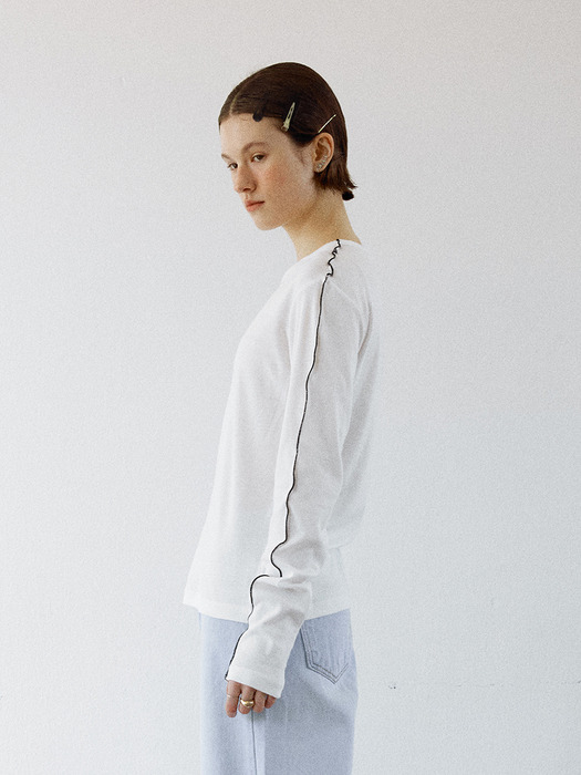 LINE POINTED LONGSLEEVE TS OFF WHITE