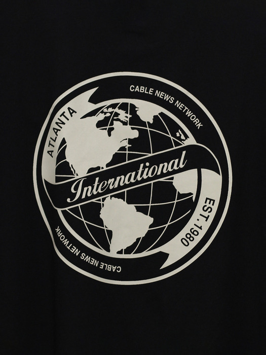 트래블 시티 EARTH 그래픽 반팔 티셔츠 블랙 CA24TTS231BLK