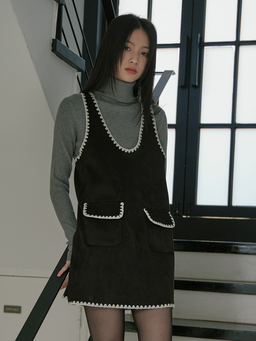 SUEDE NEEDLEWORK POCKET DRESS_BLACK