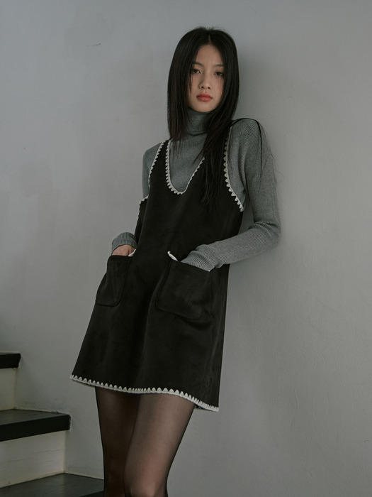 SUEDE NEEDLEWORK POCKET DRESS_BLACK