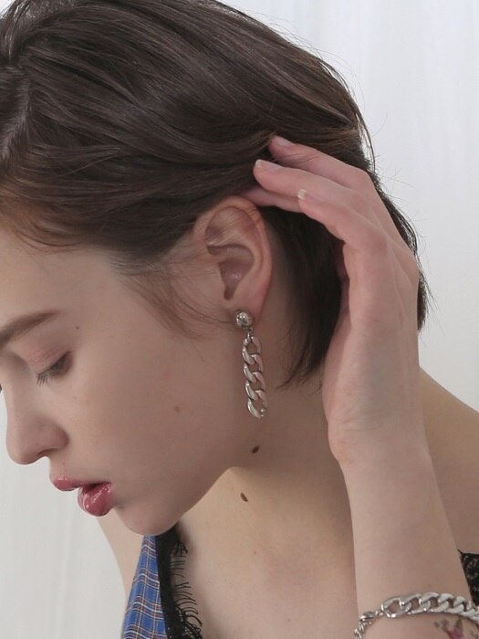 1 3 chain earrings