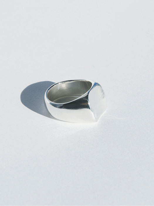 Heavy Curve Ring