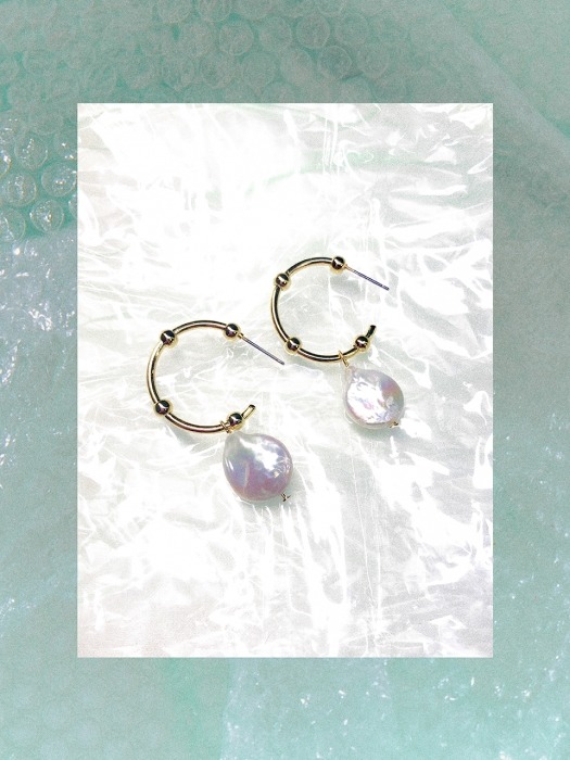Broque Pearl Circle Earrings