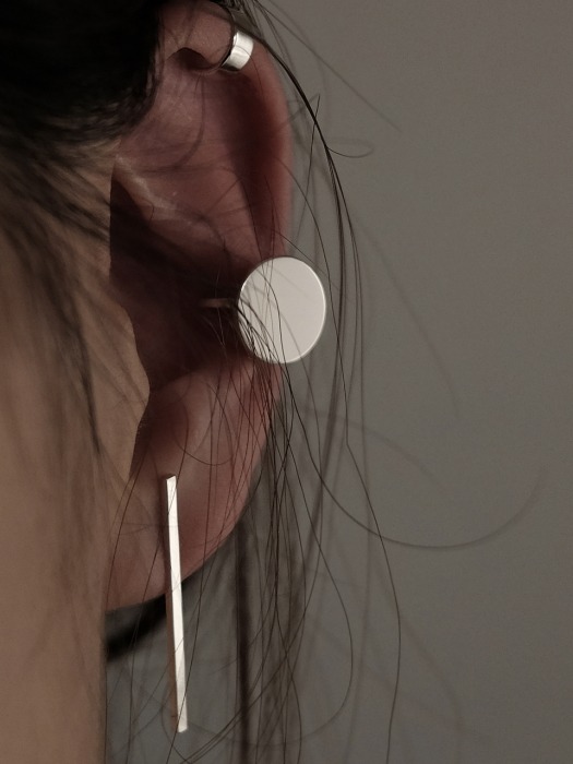 Circle middle earcuff