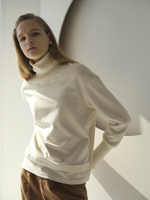 Velour Velvet Layered Turtleneck _ Cream