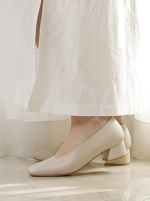 BKP20202 RUMI PUMPS IVORY