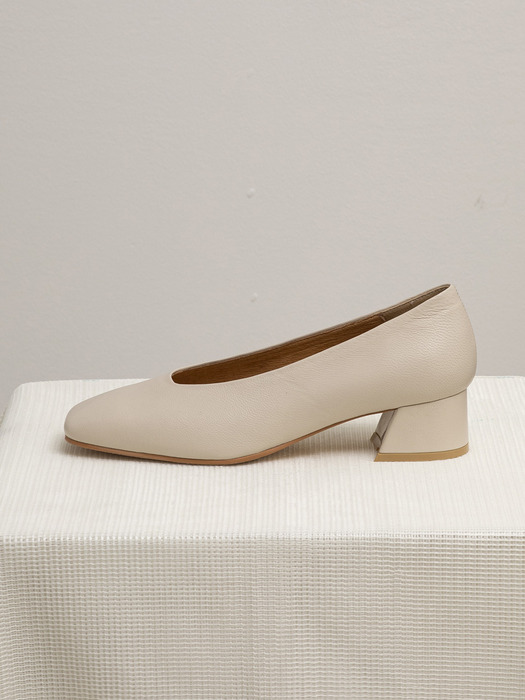 BKP20202 RUMI PUMPS IVORY