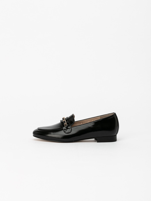 Franc Chain Loafers in Black Textured Patent