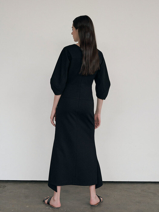 Volume Sleeved Dress (Regular fit)