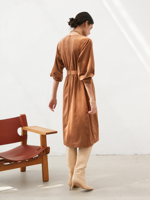 BELTED SUEDE LONG DRESS in Camel [U0W0O601/80]