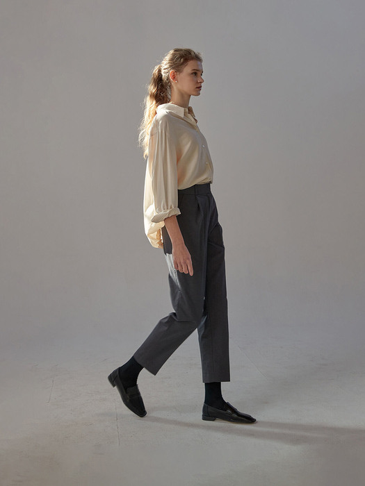 Tapered trousers (charcoal)