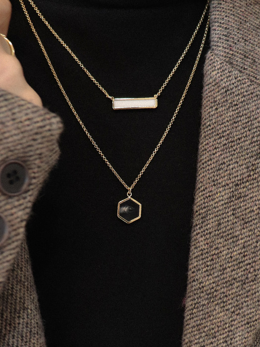 Formica Layered Necklace Hexagon