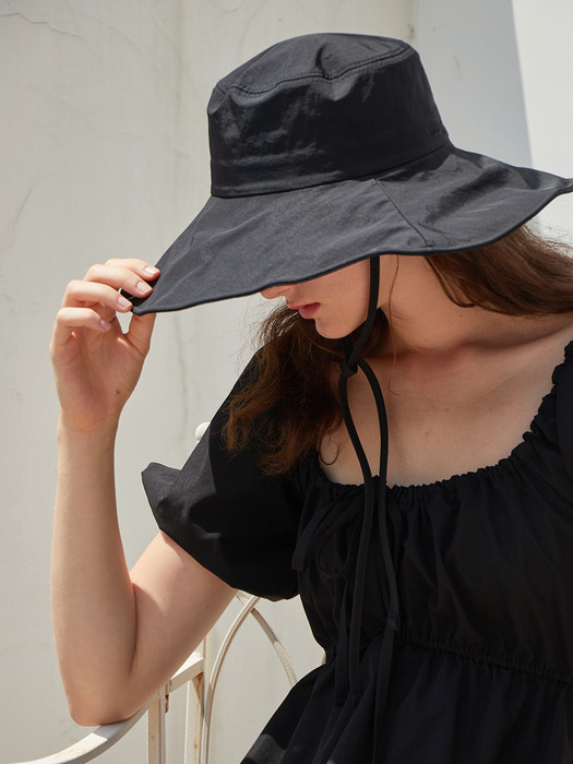 Nylon Strap Wide Bucket Hat (2 Colors)