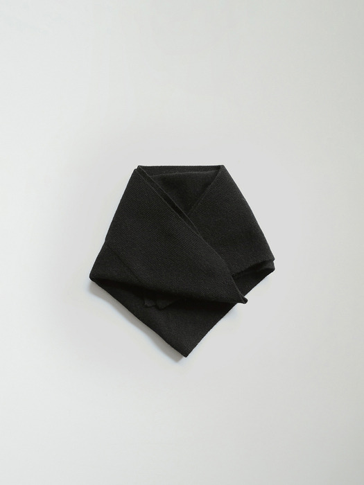 Triangle cashmere muffler (Black)