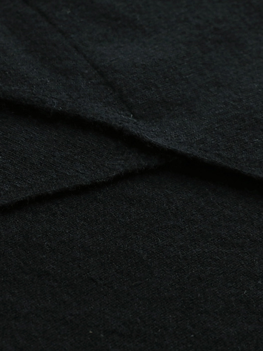 Triangle cashmere muffler (Black)
