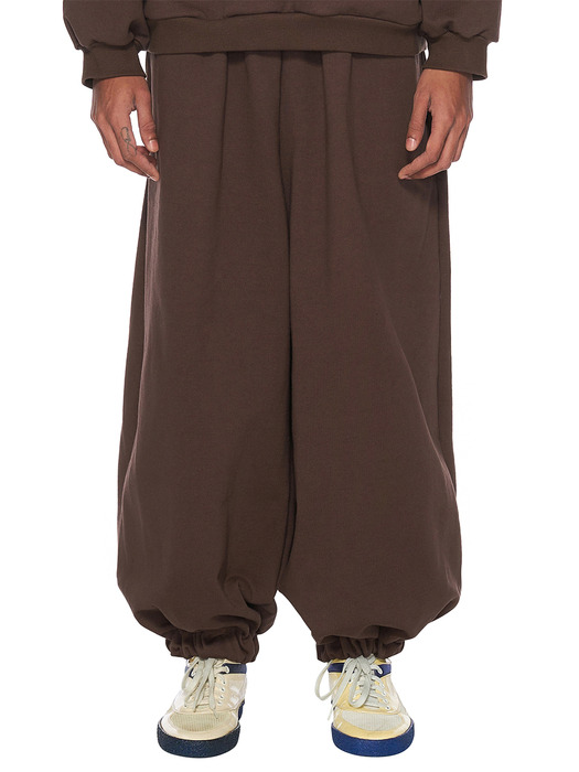 BROWN WIDE SWEAT TROUSERS