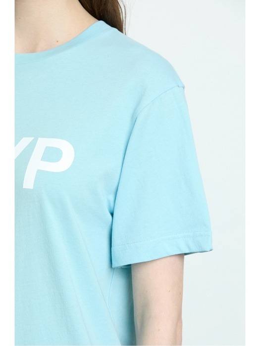 (PW2E3TTOE24WLB) SJYP 볼드 로고 티셔츠