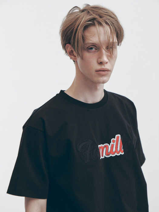 CONTRAST EMBROIDERY LOGO T-SHIRT (BLACK)