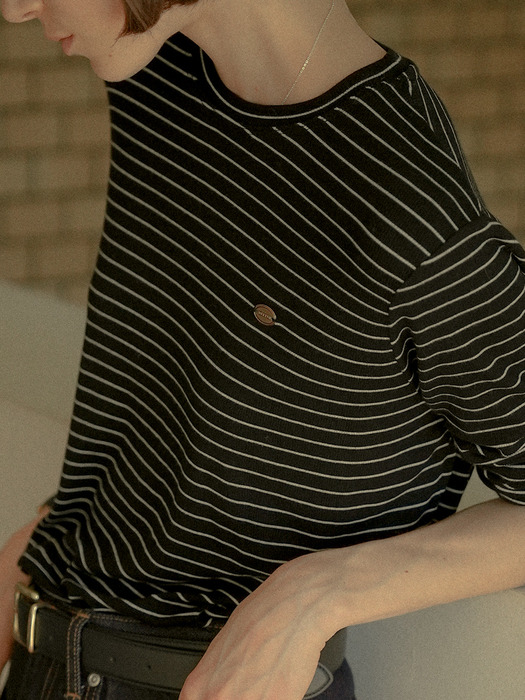 Comfortable striped T-shirt_Black