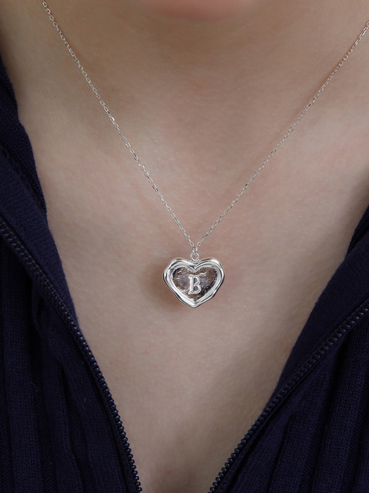 Sealing heart necklace