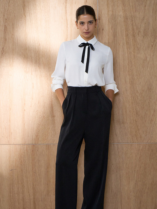 Feminine tie blouse - ivory