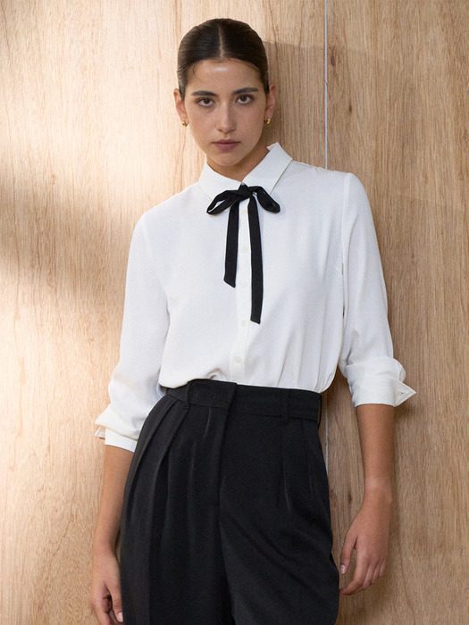 Feminine tie blouse - ivory