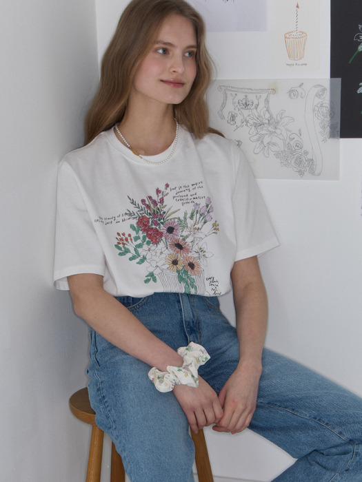 [논로컬 X 이하여백] Vase Hand Drawing T-shirt - White