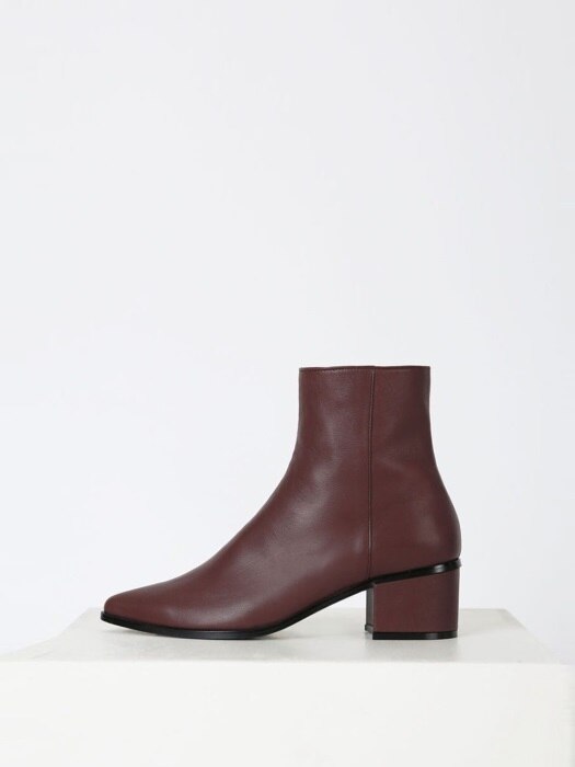 POINTED LINE ANKLE BOOTS - BURGUNDY