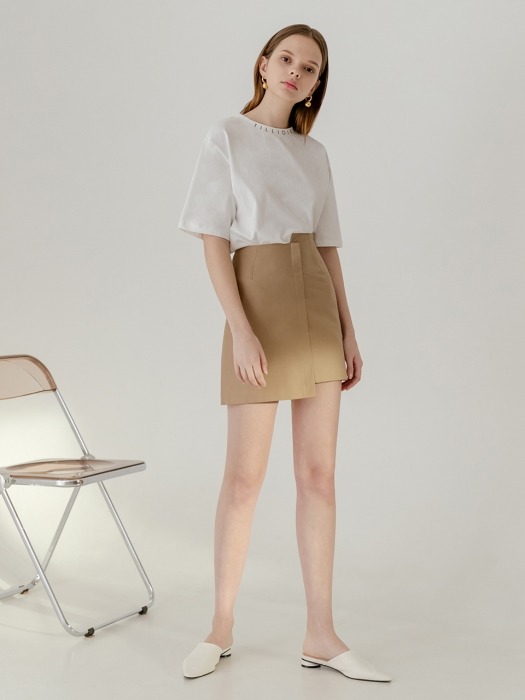 Funny asymmetric incision skirt [be]