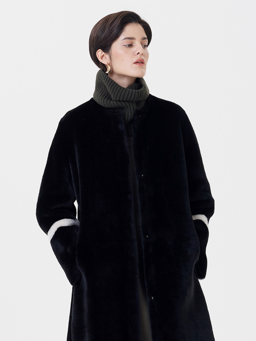 REVERSIBLE MERINO MUSTANG LONG COAT BLACK