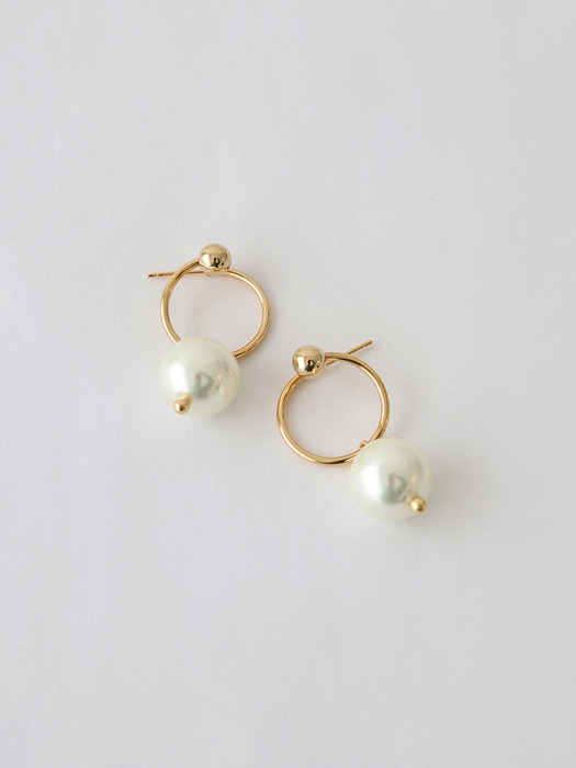 round pearl earring - gold