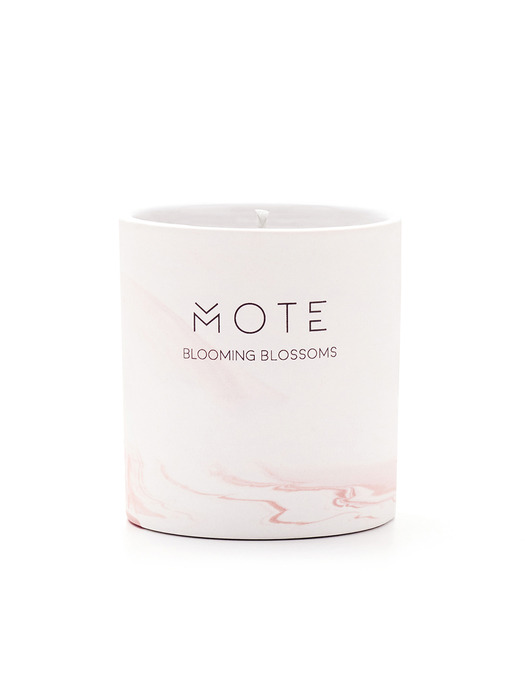 Blooming blossoms candle