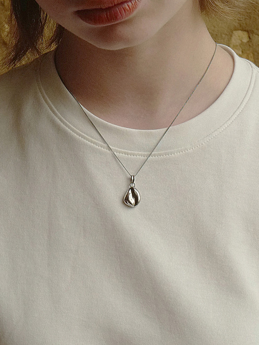 Pebble Necklace