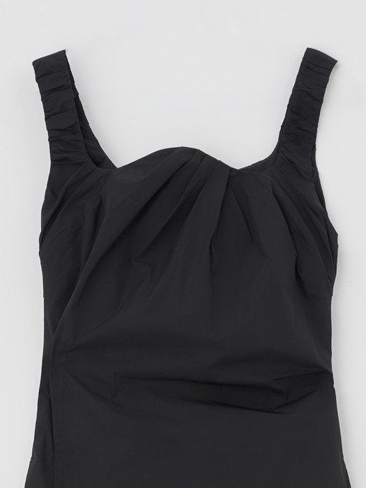 GATHERED CURVED NECK DRESS (BLACK)